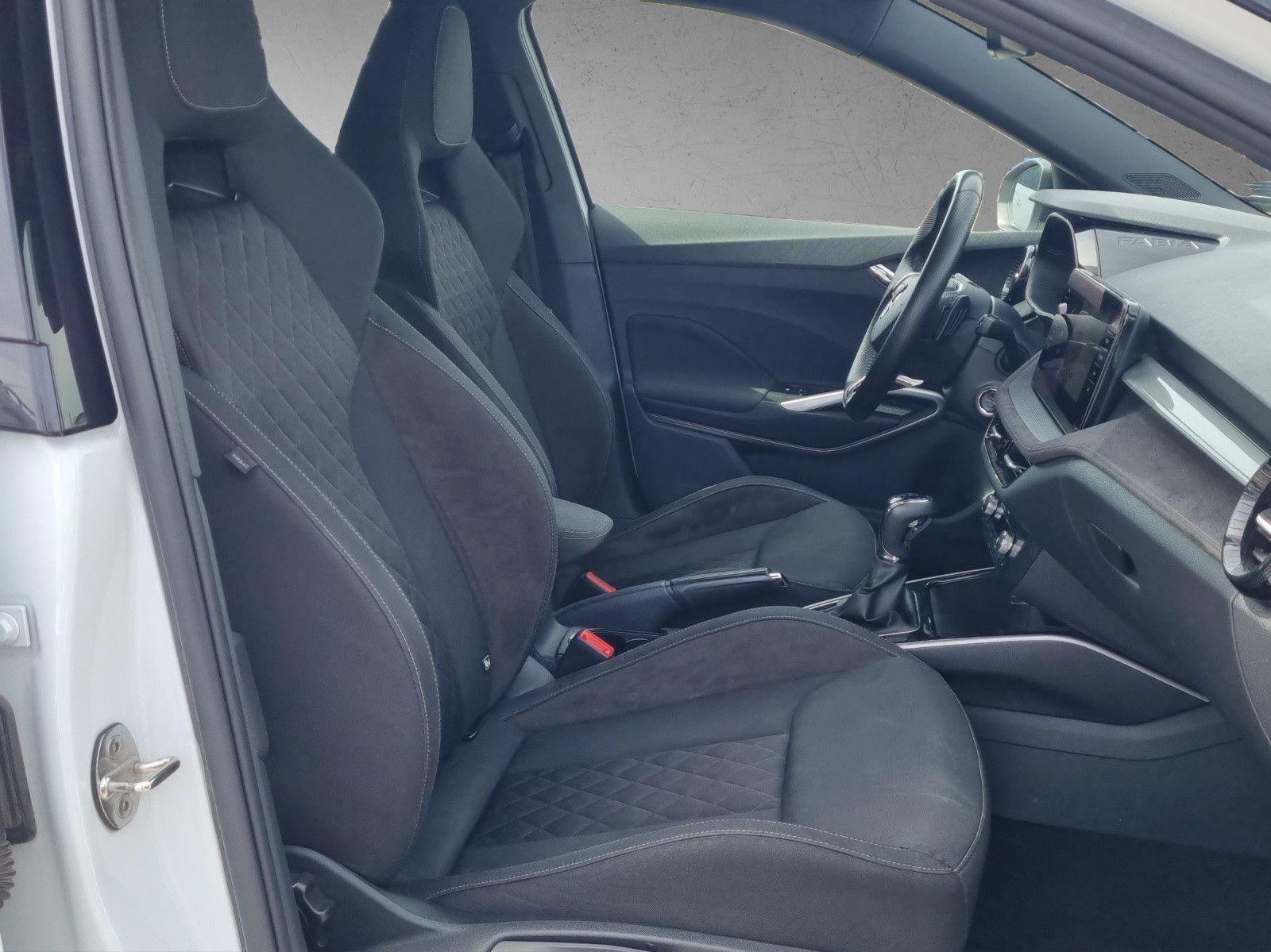 Fahrzeugabbildung SKODA Fabia Style 1,5 TSI DSG Navi ACC PDC
