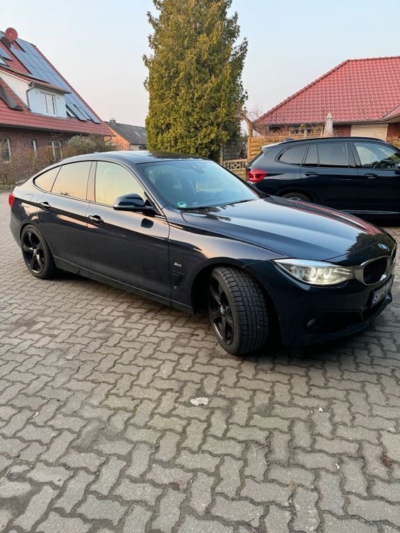 Image of BMW 330 Gran Turismo