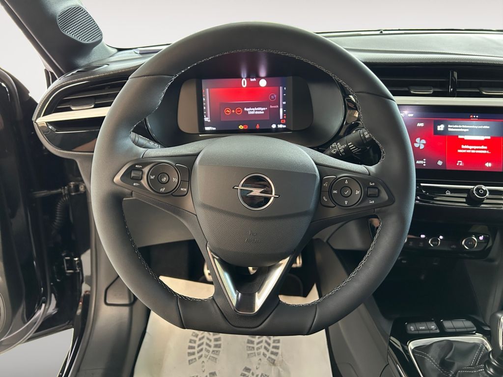 Fahrzeugabbildung Opel Corsa 1.2 GS Navi Sitz/Lenkradheizung PDC LED