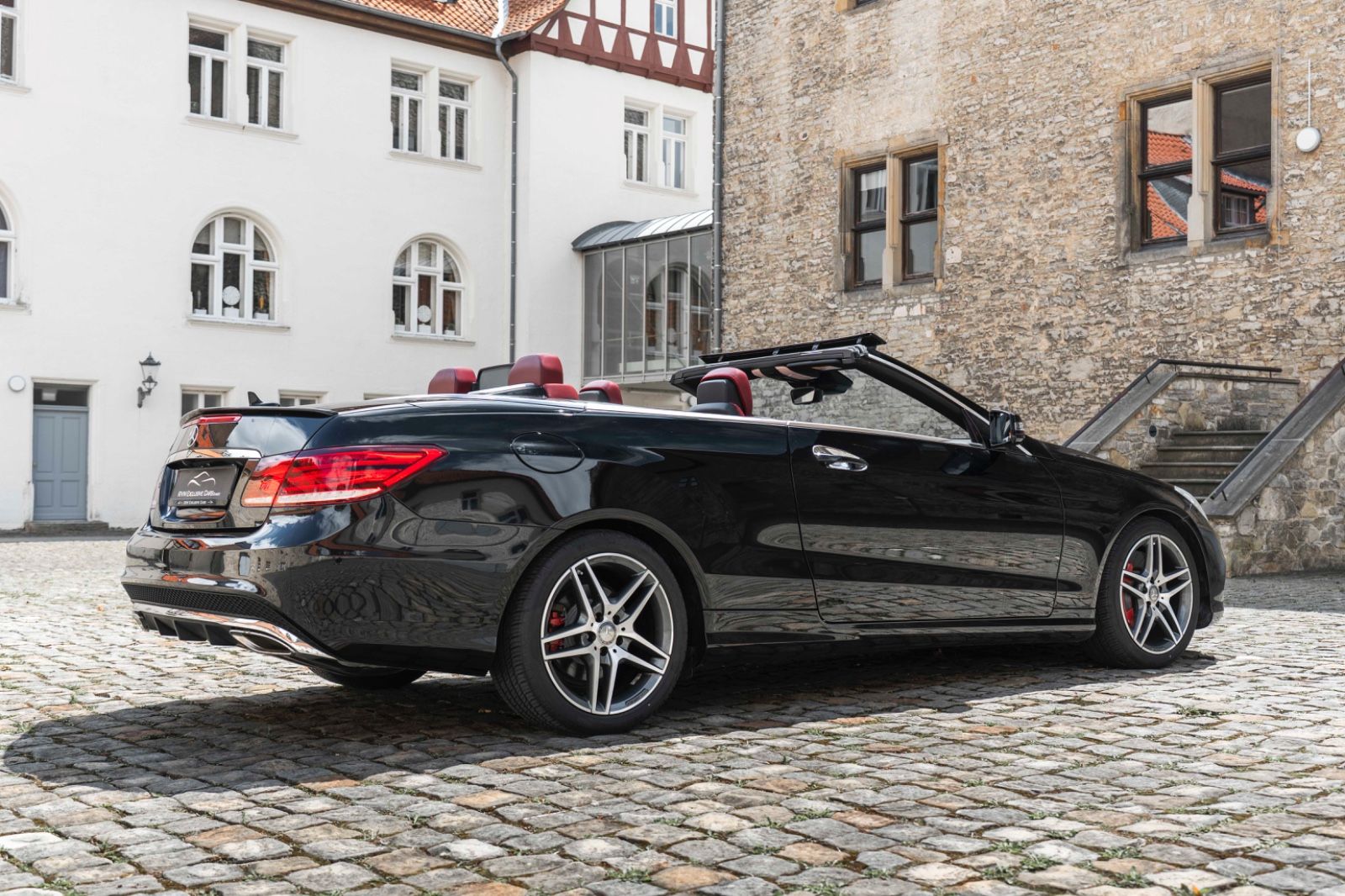 Fahrzeugabbildung Mercedes-Benz E 550 Cabriolet AMG-LINE ACC H&K LED KAM TOTW