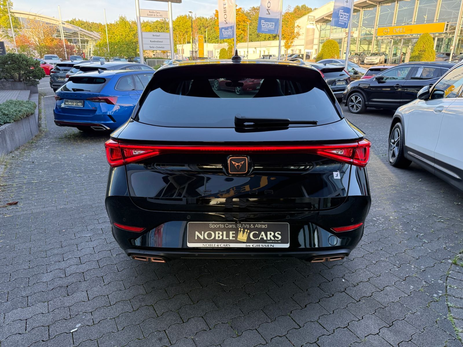 Fahrzeugabbildung CUPRA Leon 1.4 e-Hybrid VZ SHZ NAVI DAB