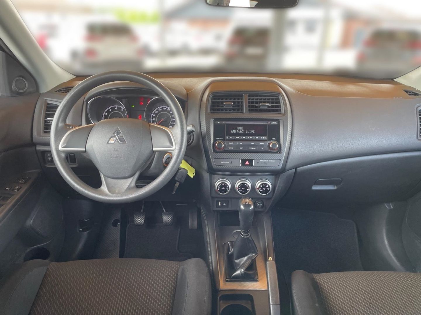 Fahrzeugabbildung Mitsubishi ASX 2.0 2WD Allwetterreifen LED Scheinwerfer Tem