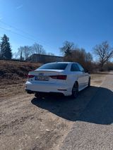 Audi S3 2.0 TFSI S tronic quattro  - Audi S3 mit Benzin-Antrieb: Weiß, Alcantara, Navigationssystem, Limousine