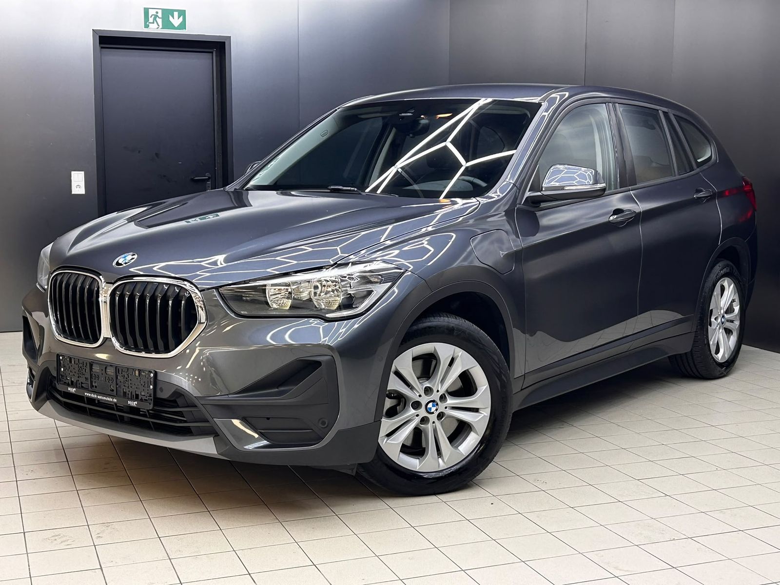 Fahrzeugabbildung BMW X1 25e xDr Advant LEDER+LED+NAVI+SHZ+ACC+PDC+MF+