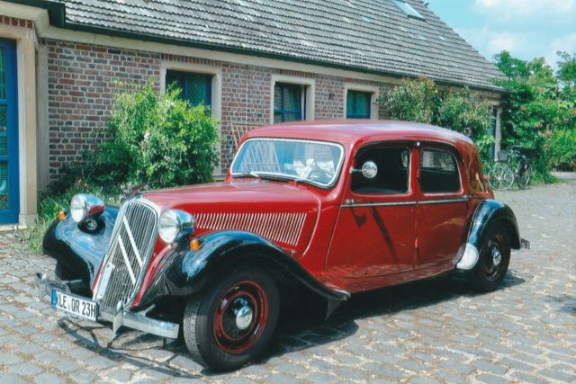 Citroën 11 CV Ich sehe noch gut aus für mein Alter!