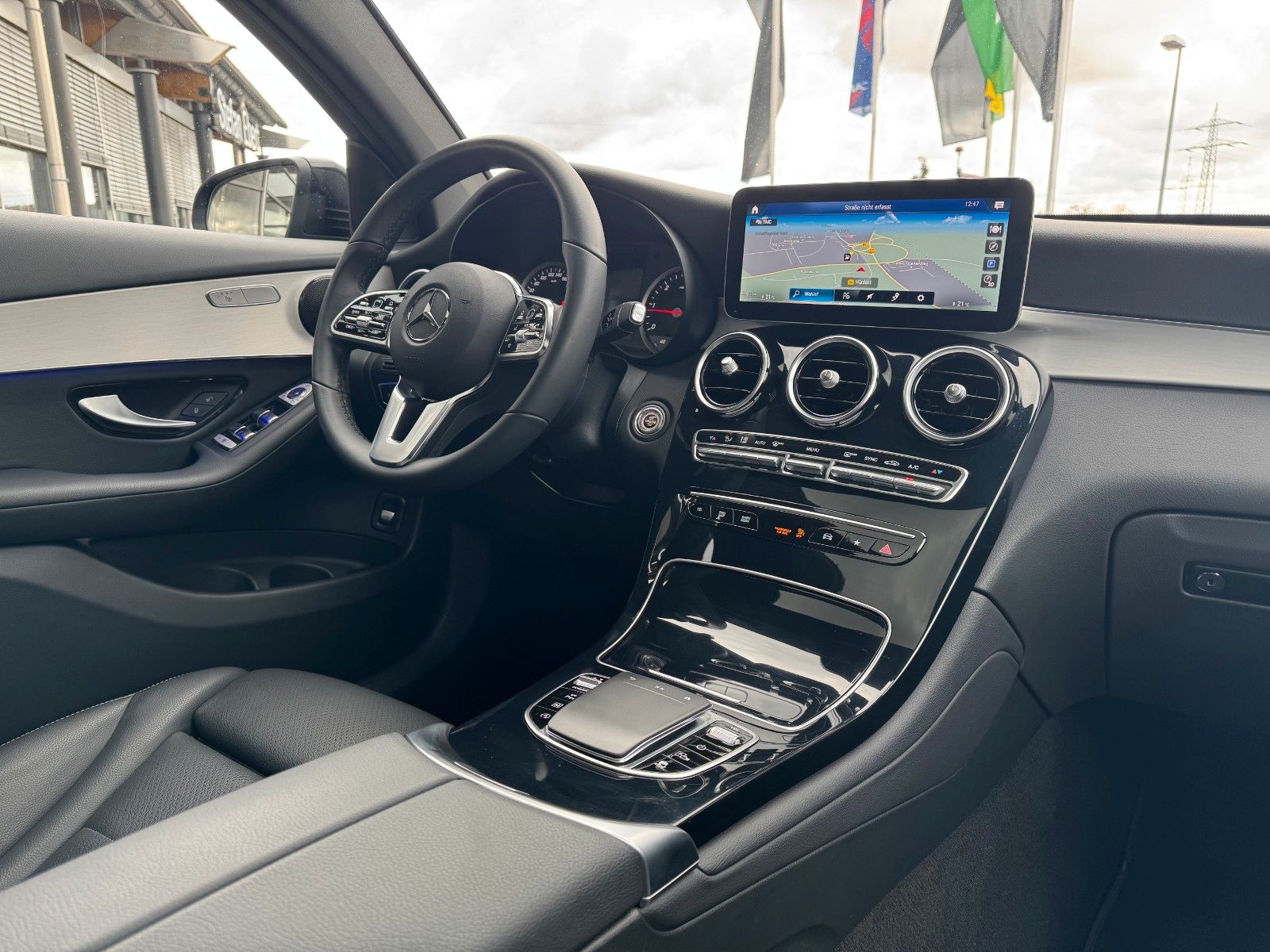 Fahrzeugabbildung Mercedes-Benz GLC 200 d 4M Coupe Night+R-Kamera+S-Dach+