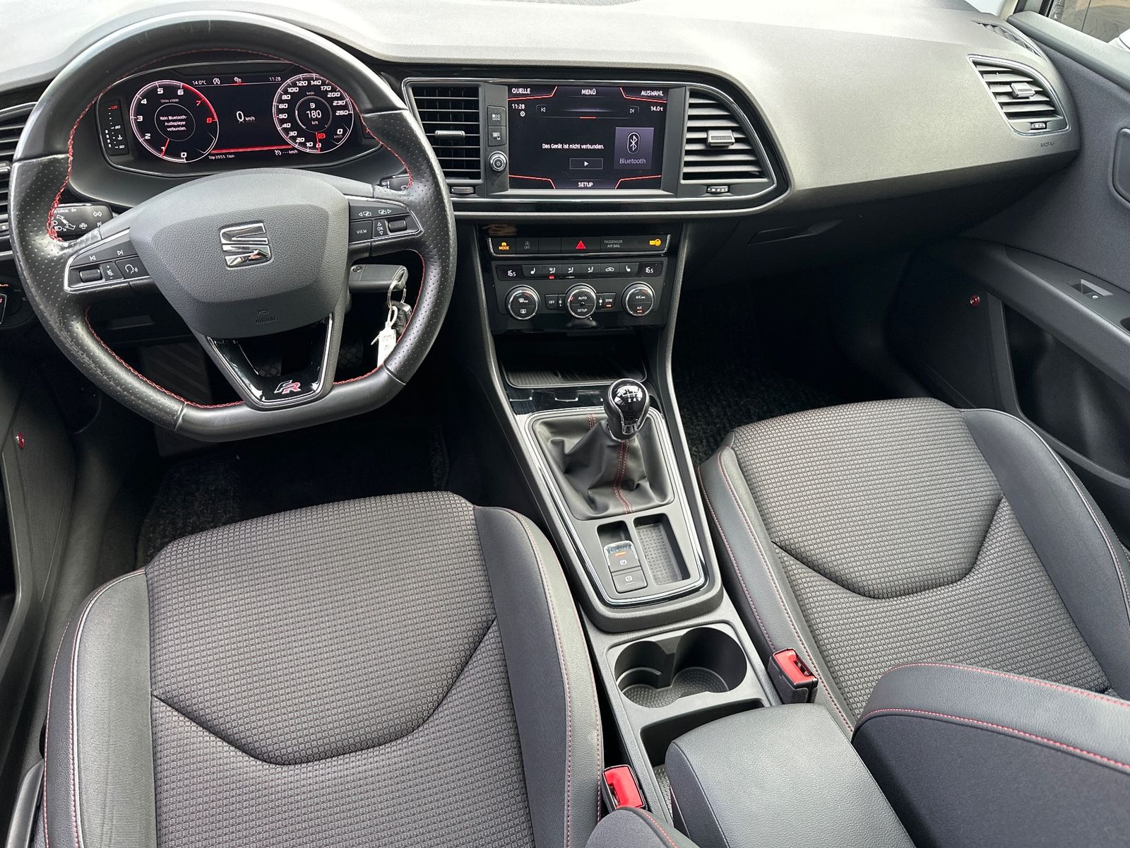 Fahrzeugabbildung SEAT Leon 1.5 TSI FR NAV+LED+SHZ+PANO+DAB+BEATS+18Zo