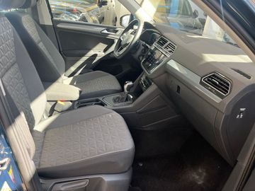 Volkswagen Tiguan - 11