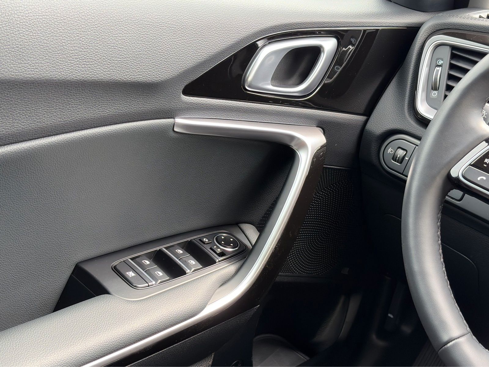 Fahrzeugabbildung Kia Ceed Ultimate*JBL*SHZ*LHZ*Kamera*Navi**