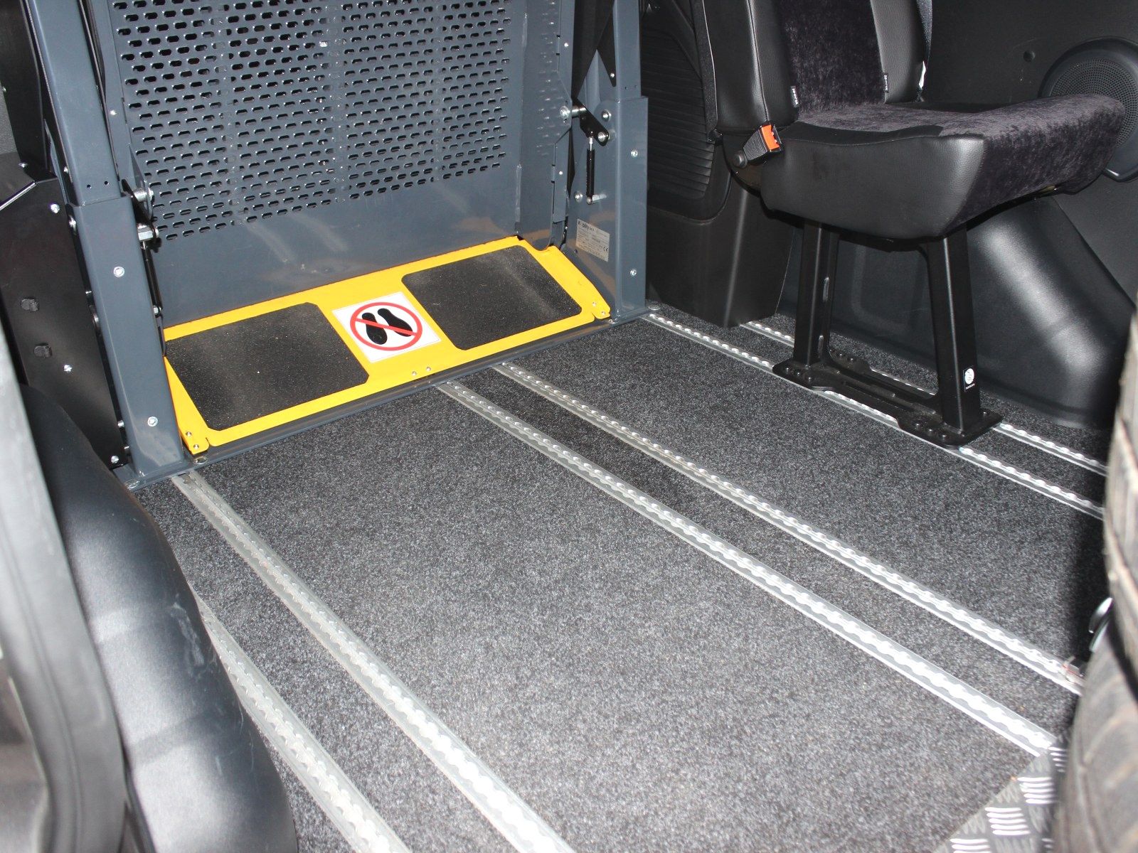 Fahrzeugabbildung Ford Transit Custom 320 L1 2,0 TDCi