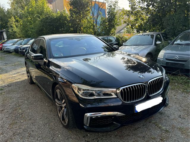 BMW 750 Baureihe 7 Lim 750 i xDrive  Benzin Kunde