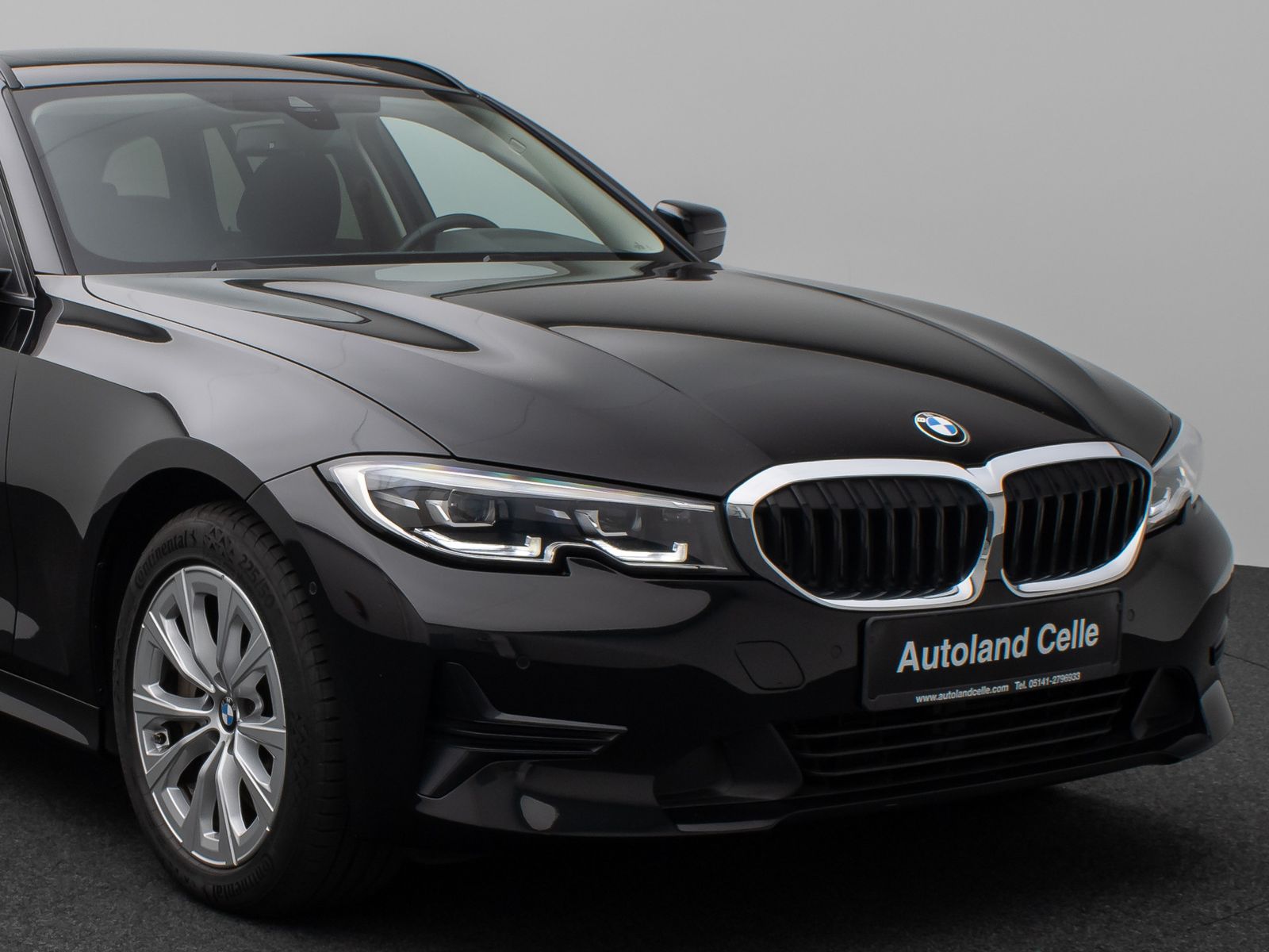 Fahrzeugabbildung BMW 330d Panorama Kamera H/K DAB Komfort Alarm LED