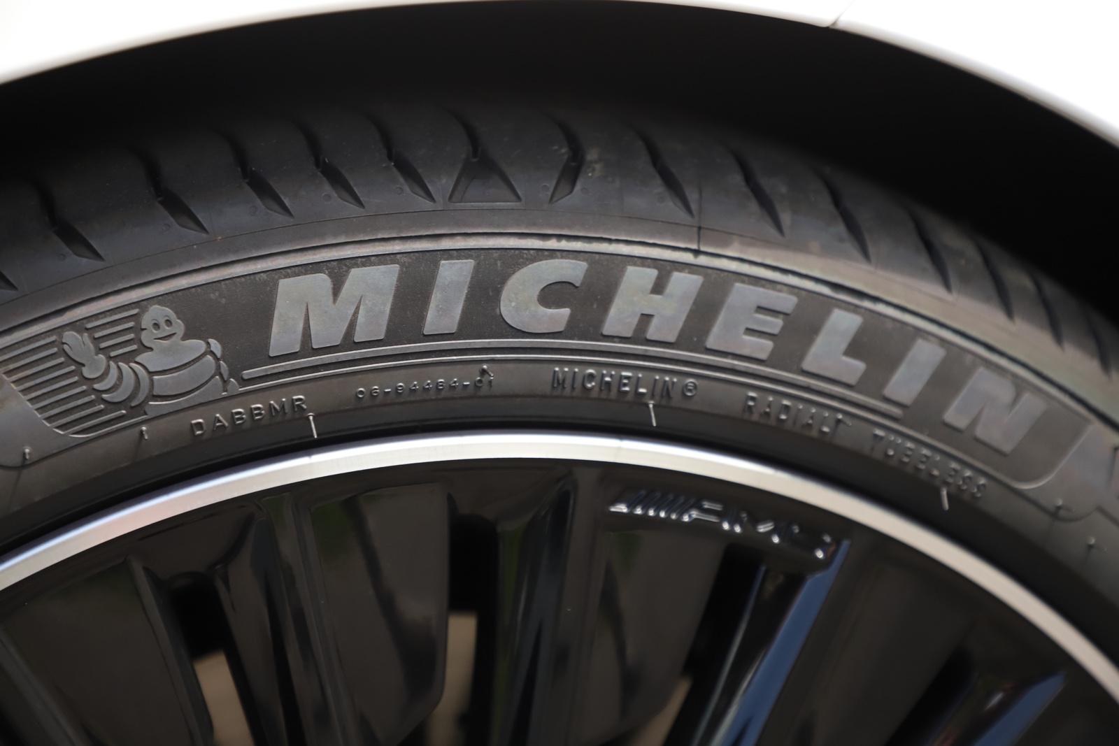 Mercedes-Benz E 220 d T-Modell AMG Line Advanced Plus Pano Sof