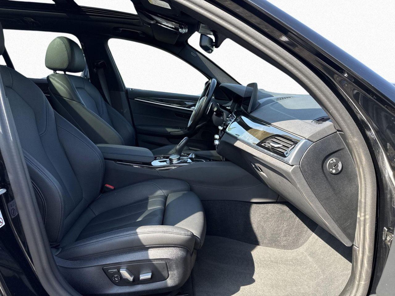 BMW 530dA T M SPORT LivePro,Laser,AHK,Pano,St+G,HUD