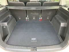 VW Touran 2.0 TDI Trendline Taxi DSG Navi Leder Shz VW Touran 2.0 TDI Trendline Taxi DSG Navi Leder Shz