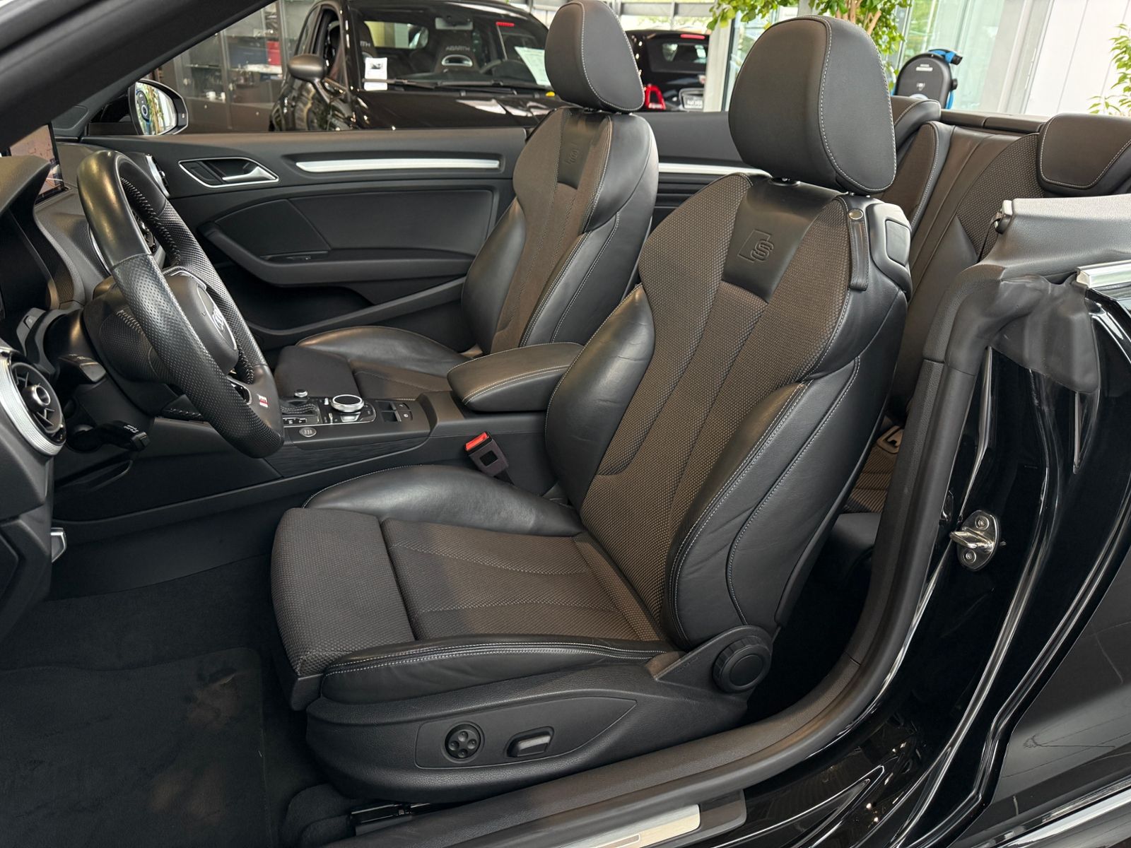 Fahrzeugabbildung Audi A3 Cabriolet 35 TFSI S-Line Competition LED  NAV