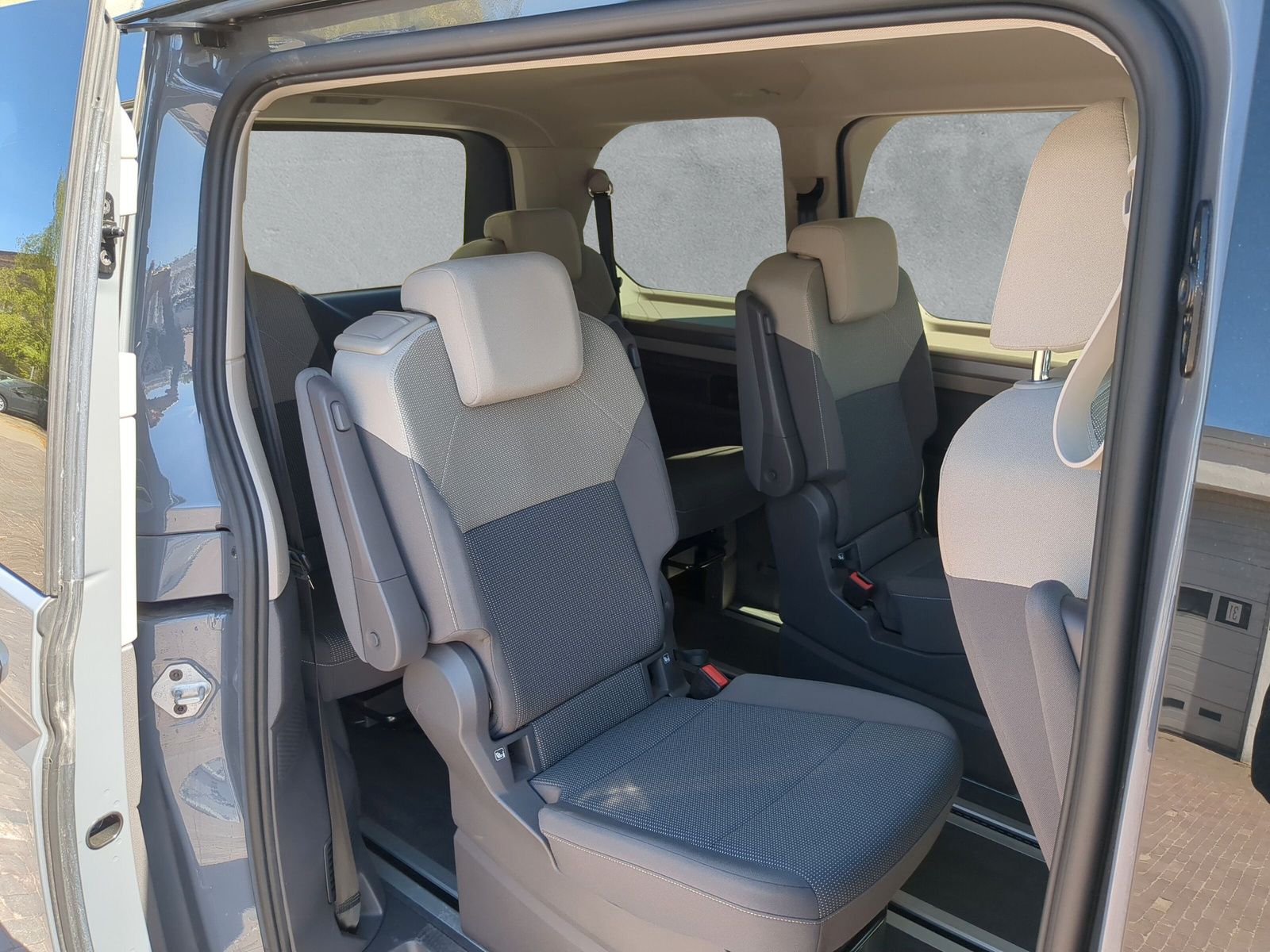 Fahrzeugabbildung Volkswagen T7 Multivan Edition 2.0 TDI DSG Standhz. RFK