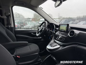 Mercedes V 220 - 10