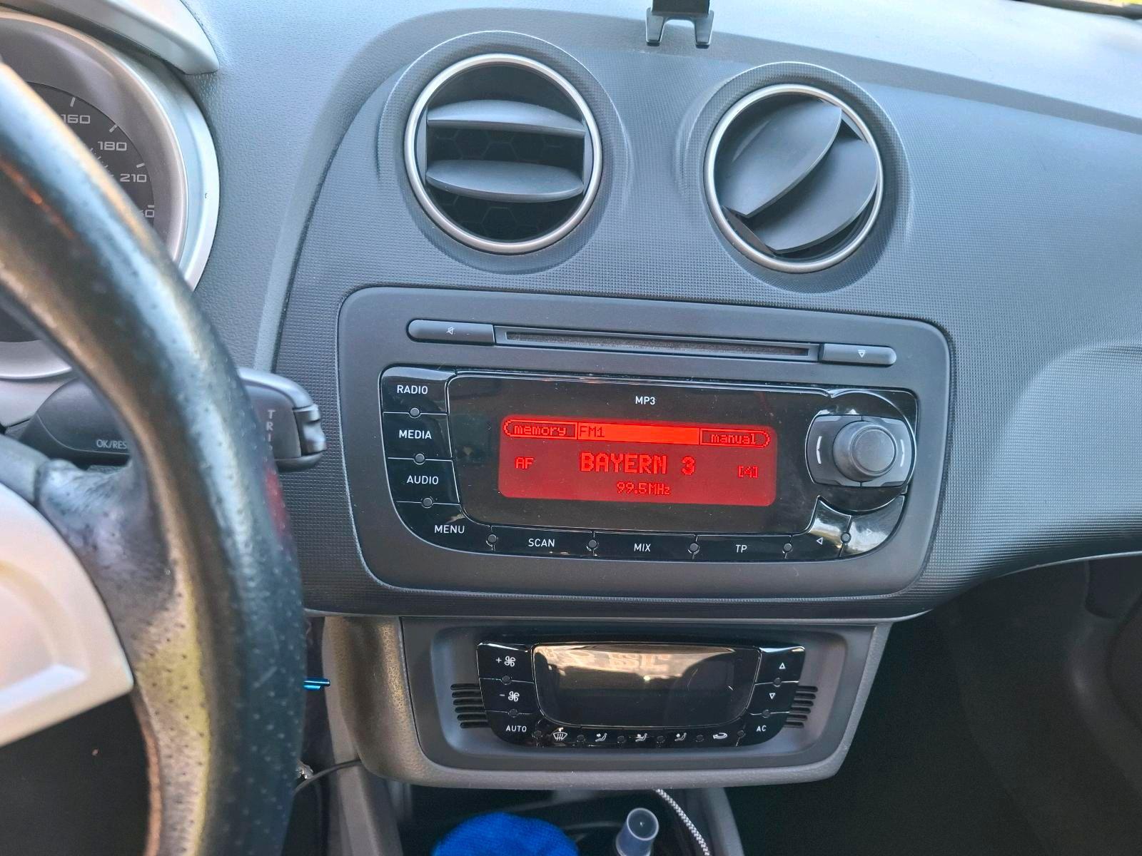 Seat Ibiza 2011 — photo 12