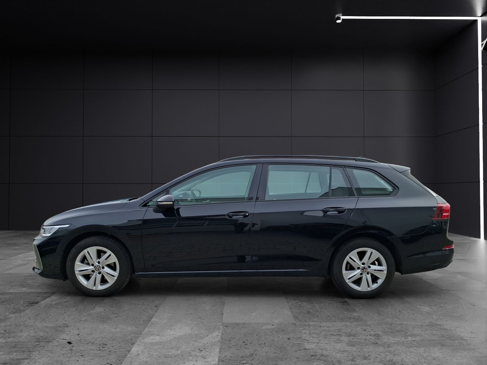 Fahrzeugabbildung Volkswagen Golf VIII Variant TSI Life Standhzg. LED Navi AI