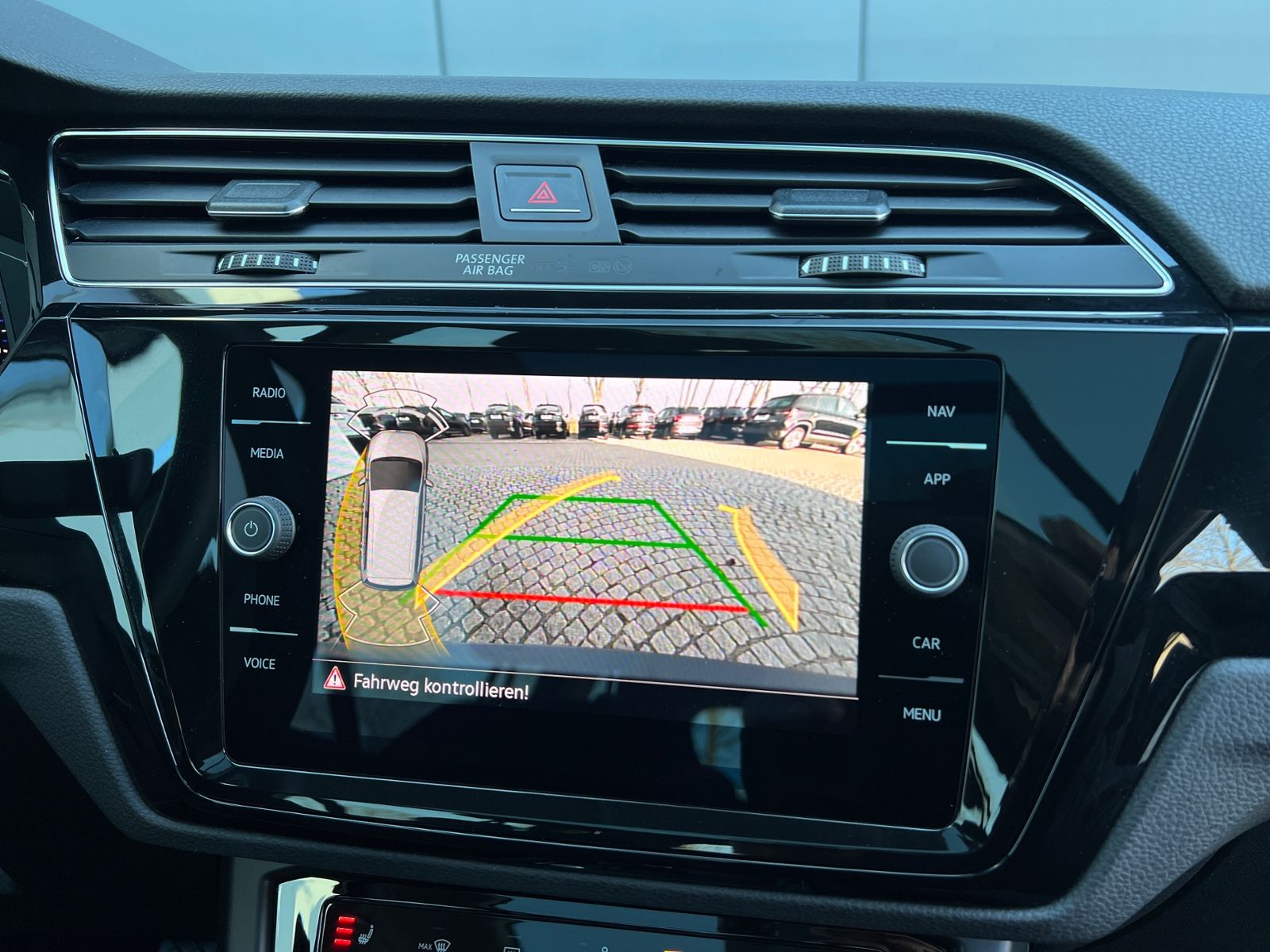 Fahrzeugabbildung Volkswagen Touran Highline 2.0 TDI DSG *AHK, 7 Sitze, LED,