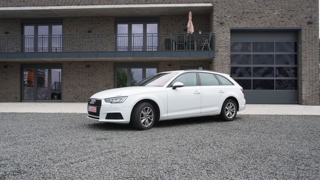 AUDI A4 Avant 40 TFSI Matrix LED