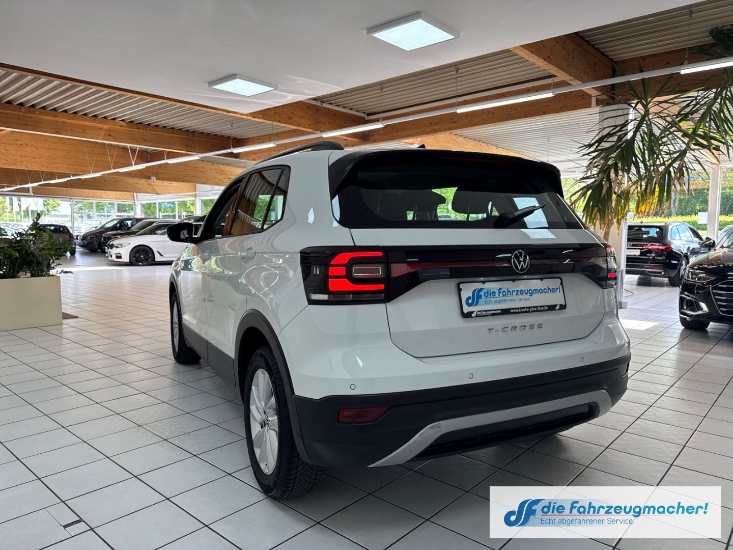Fahrzeugabbildung Volkswagen T-Cross Life 1.0 TSI EU6d Musikstreaming DAB Tot