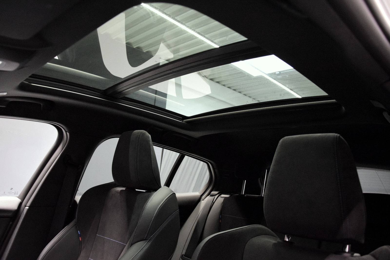 Fahrzeugabbildung BMW M135i xDrive M Sportpaket Pro Pano HuD h/k Memor