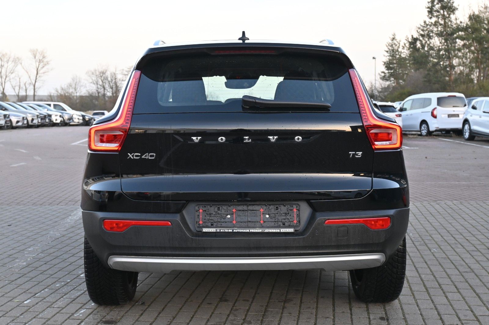 Fahrzeugabbildung Volvo XC40 T3 Benzin Momentum*RFK*FSHZG*