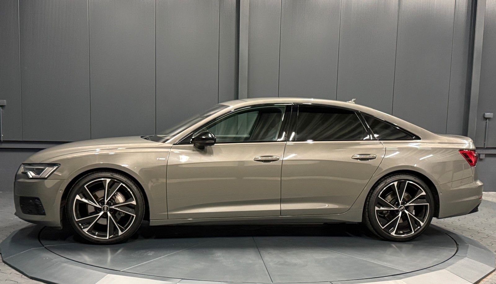 Audi A6 Lim. 45 TFSI quat. Sport S-Line 21Zoll Matrix
