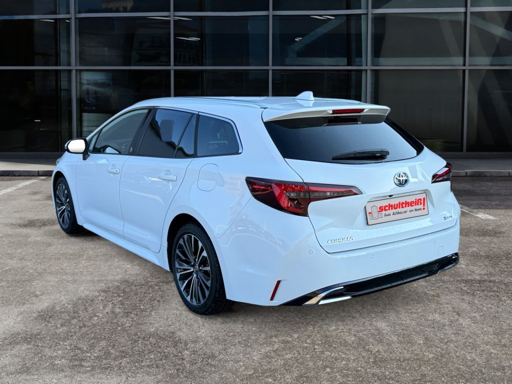 Fahrzeugabbildung Toyota Corolla 1.8 Hybrid Touring Sports Team Deutschla