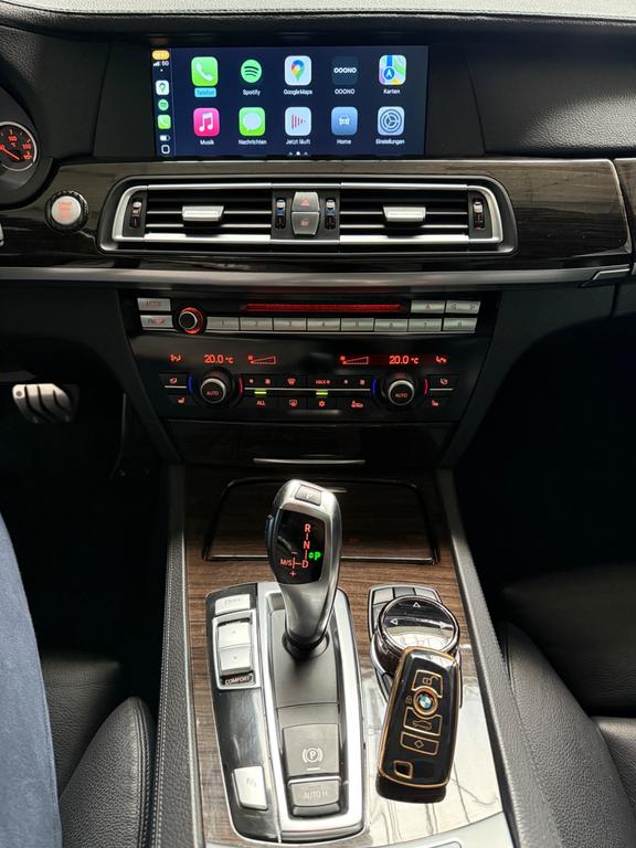 BMW 730