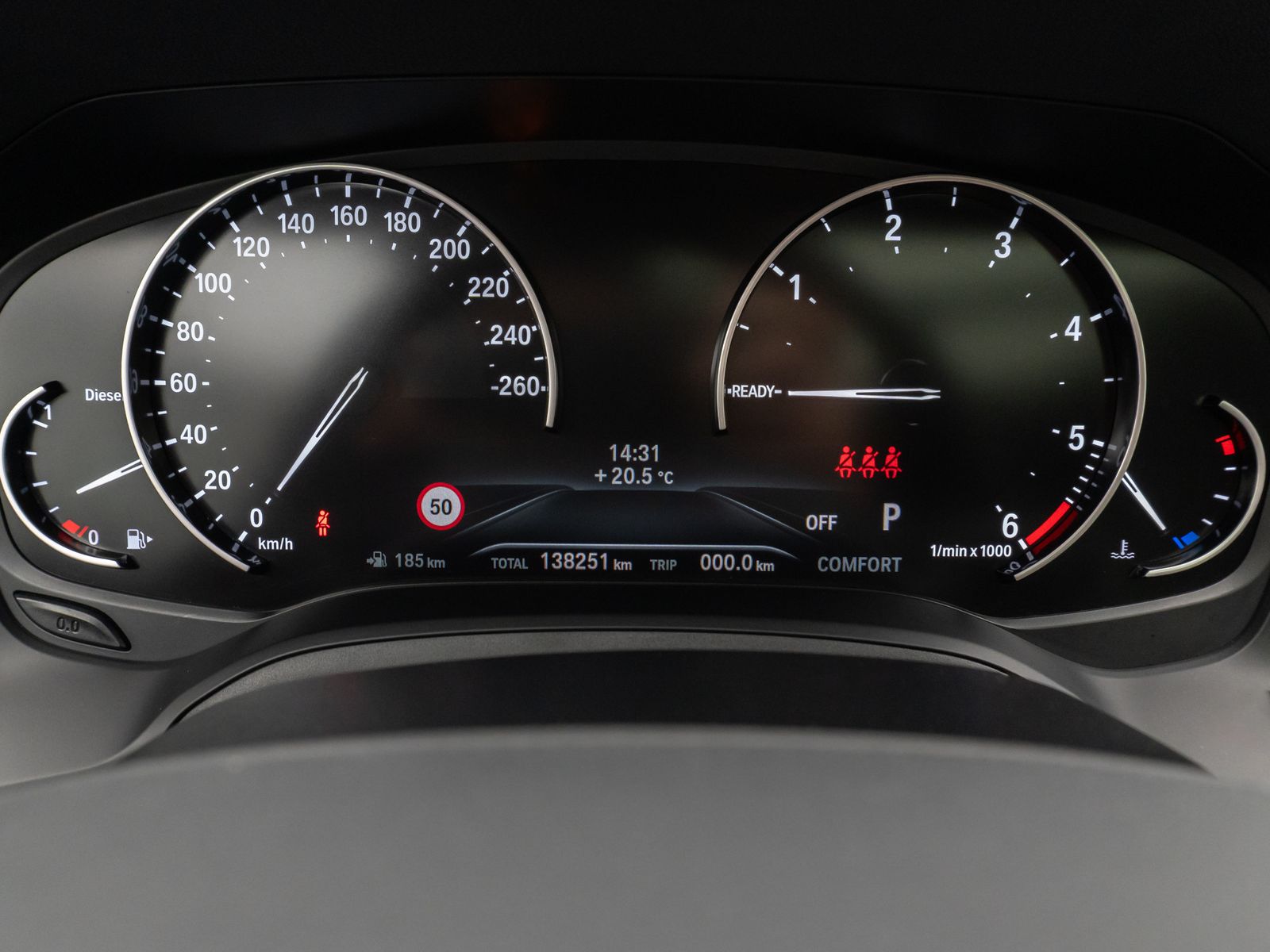 Fahrzeugabbildung BMW 320d Panorama HiFi PDC LED Geschwindigkeitsreg