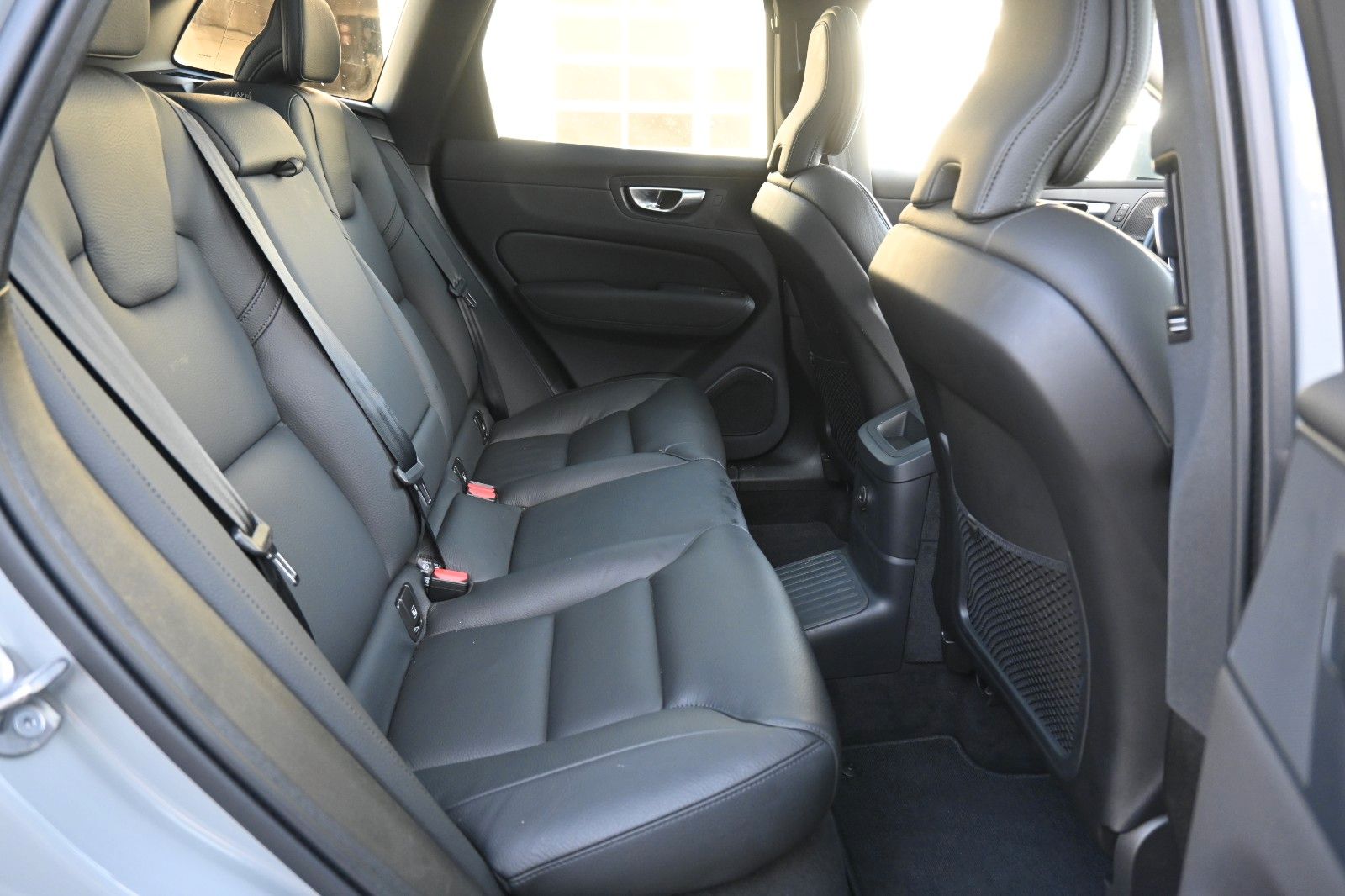 Fahrzeugabbildung Volvo XC60 T6 RC 0,5%  AWD *H&K**FSHZG*BLIS*ACC