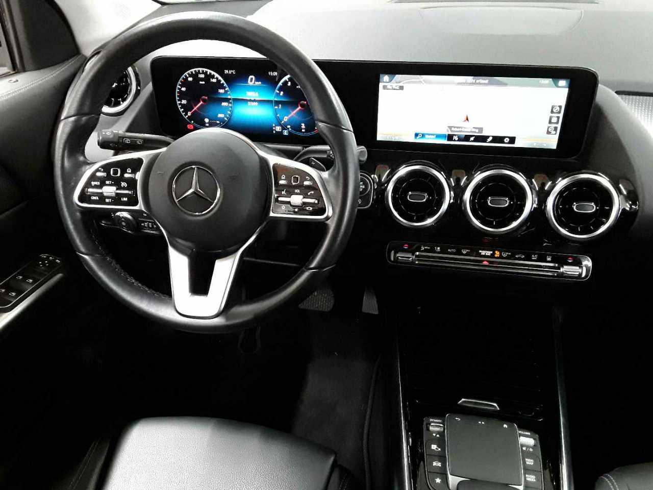 Mercedes-Benz GLA 250-Progressive BusiP PANO KAM StHz