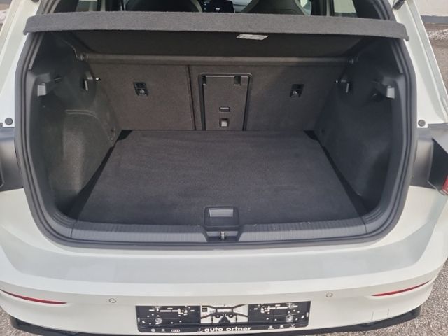 Fahrzeugabbildung Volkswagen Golf VIII 1.5 eTSI R-LINE BLACK-STYLE LED-PLUS K