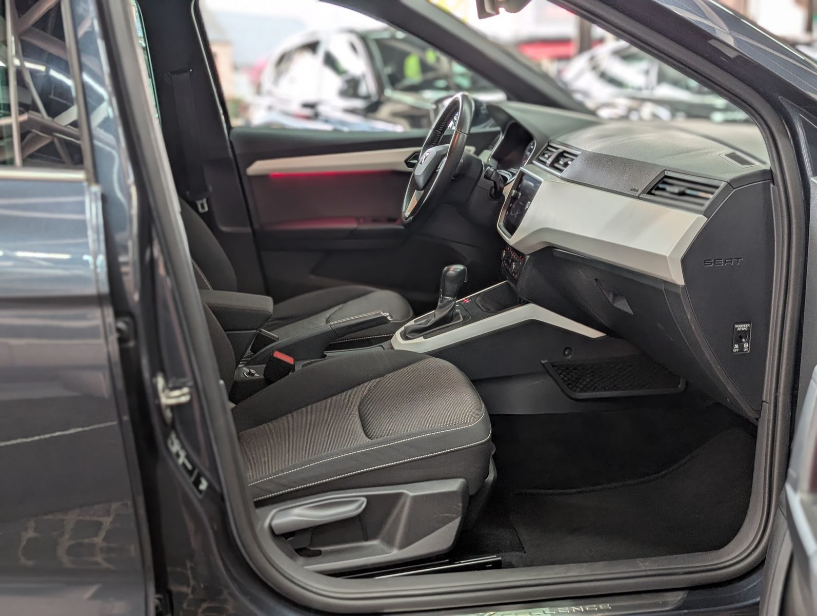 Fahrzeugabbildung SEAT Arona Xcellence FULL-LINK LED KESSY SHZ TEMP ALU