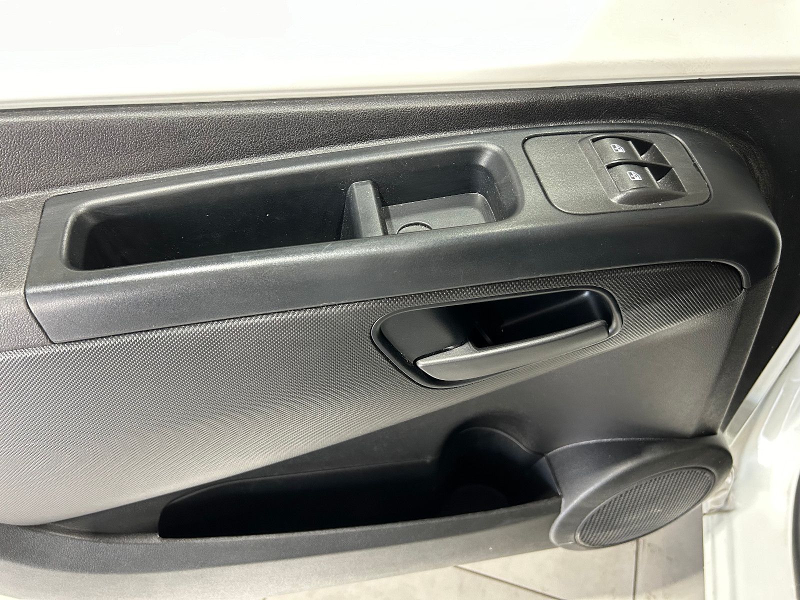 Fahrzeugabbildung Fiat Fiorino SX Kombi/RADIO/4-SITZ/SHZ/SCHIEBETÜR L+R