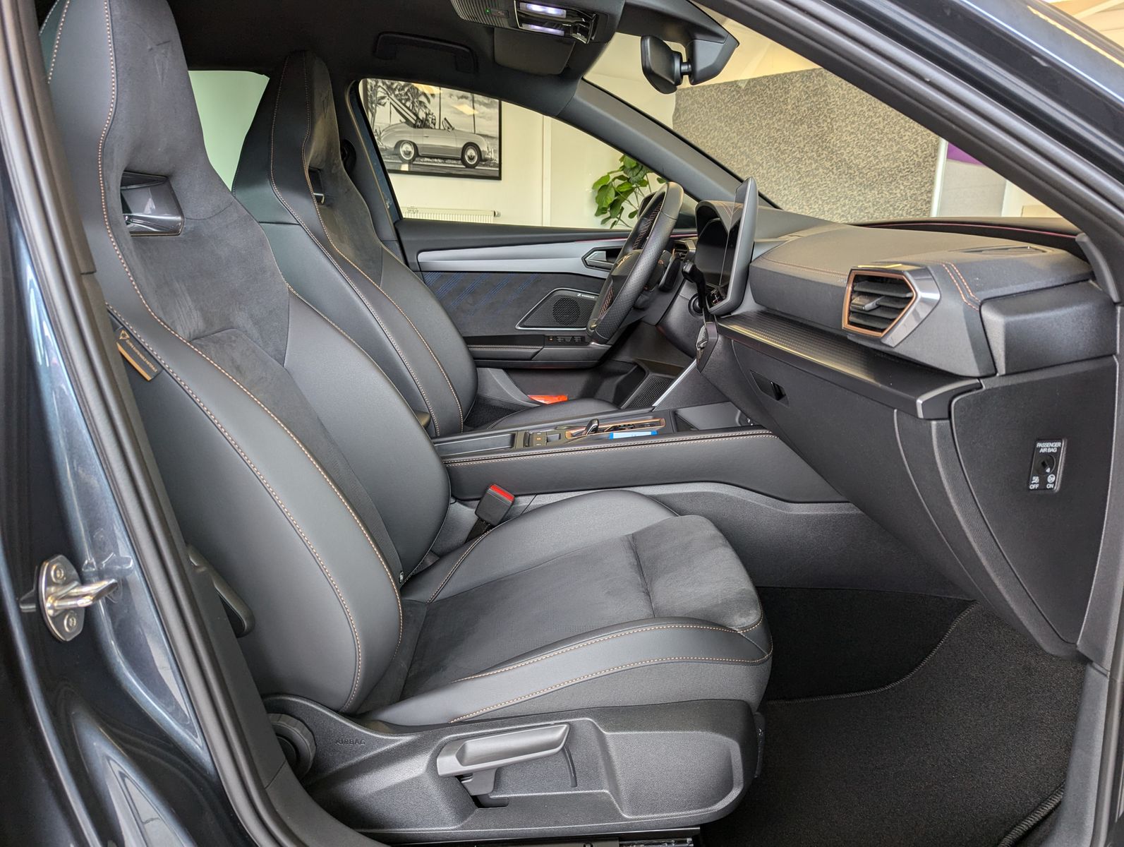 CUPRA Leon 2.0 TDI DSG Matrix Sennh Dynamic-Sitze Edge - Image 14