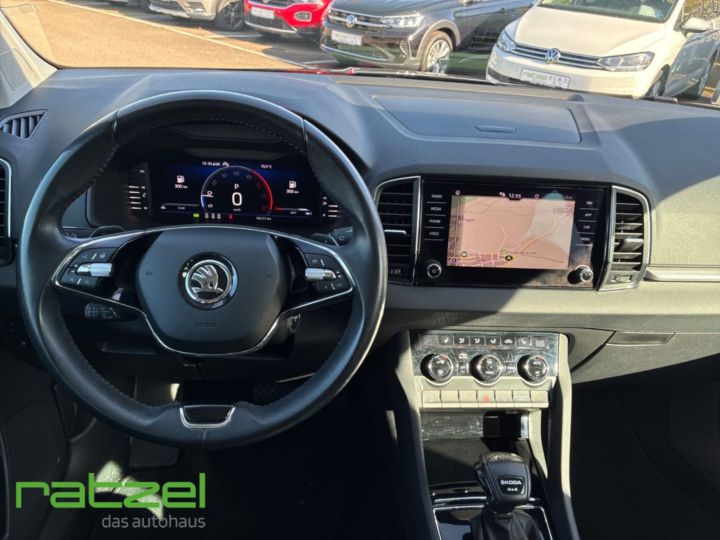 Fahrzeugabbildung SKODA Karoq Tour 4x4 Ambition TDI 2.0 ALLRAD AHK LED N