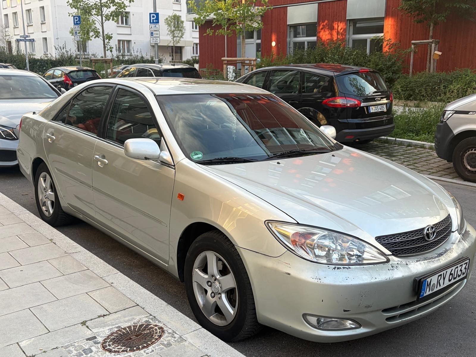 Toyota Camry 2.4 Auto -