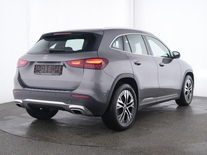 Mercedes-Benz GLA 180 PROGRESSIVE ADVANCED*AHK*VERKEHRSZEICHEN