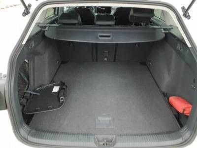 Golf VIII Variant 1.5 eTSI DSG GOAL LED+AHK+NAVI