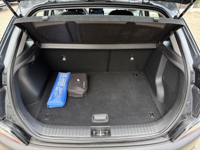 Fahrzeugabbildung Hyundai KONA 1.0 Trend 2WD +NAVI+RFK+KLIMA+PDC+TEMPOMAT+