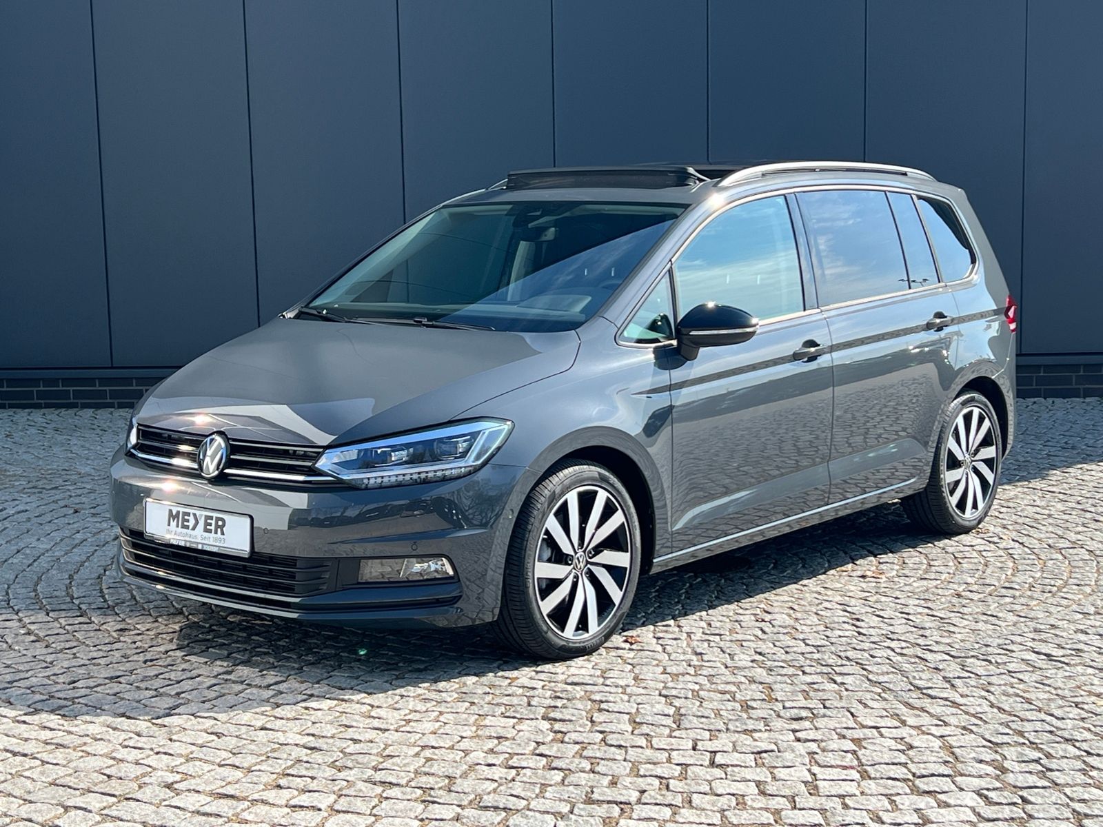 Fahrzeugabbildung Volkswagen Touran Highline 2.0 TDI DSG *AHK, LED, 7 Sitze,