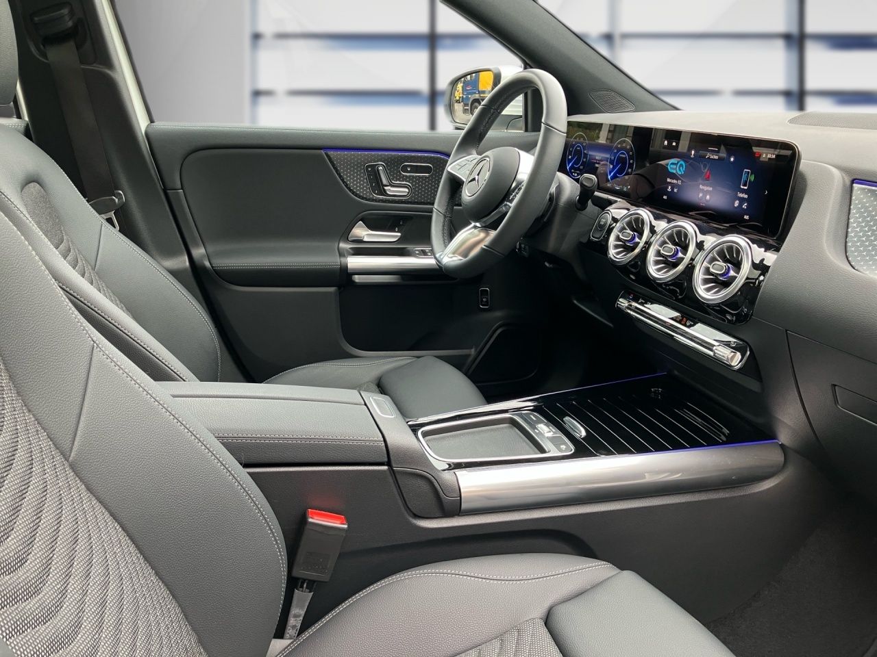 Fahrzeugabbildung Mercedes-Benz EQA 250+ BONUS+PROGRESSIVE+PANO+MEMORY+WINTER++