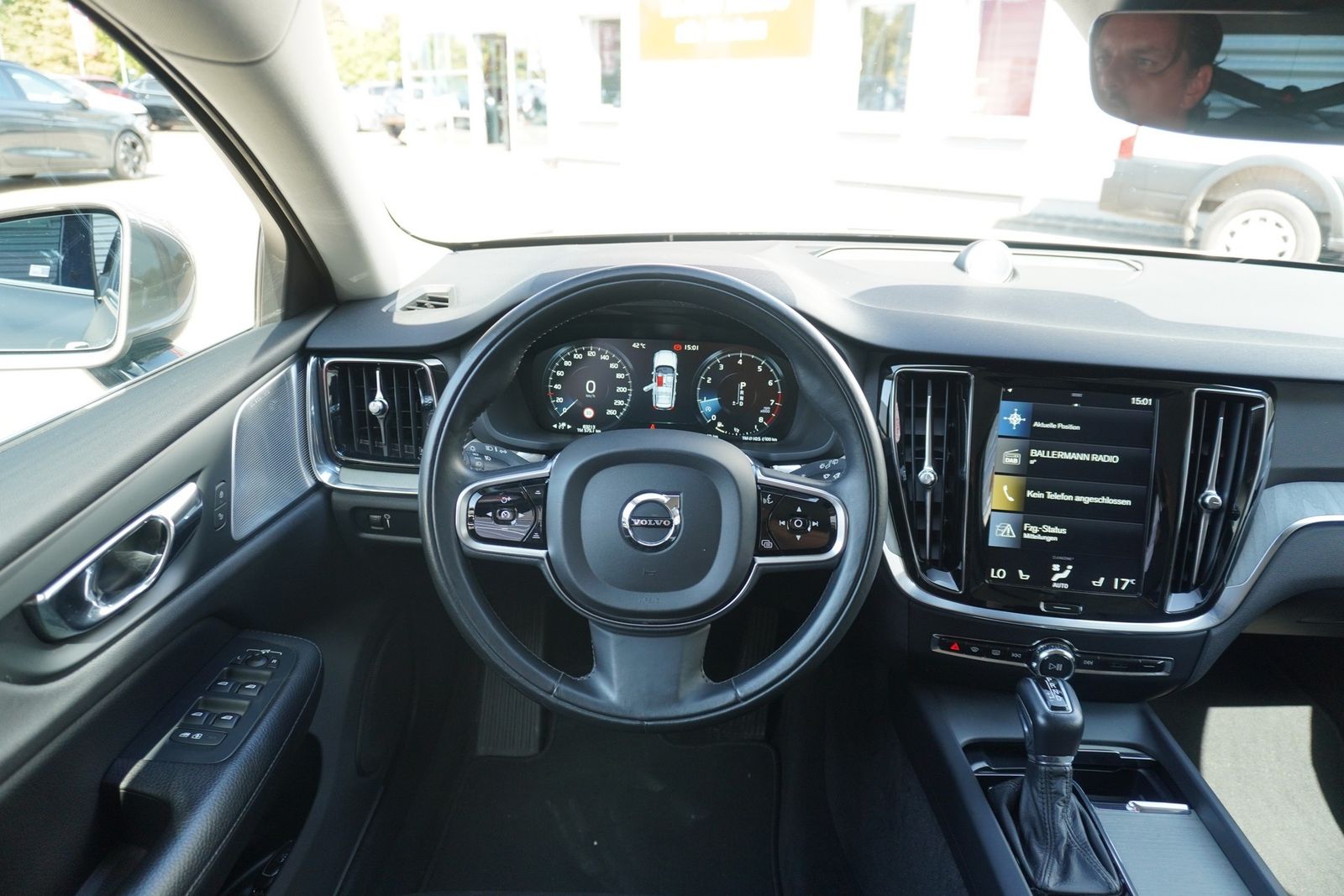 Volvo V60 Kombi T6 Inscription AWD LED ACC Navi Leder foto 12