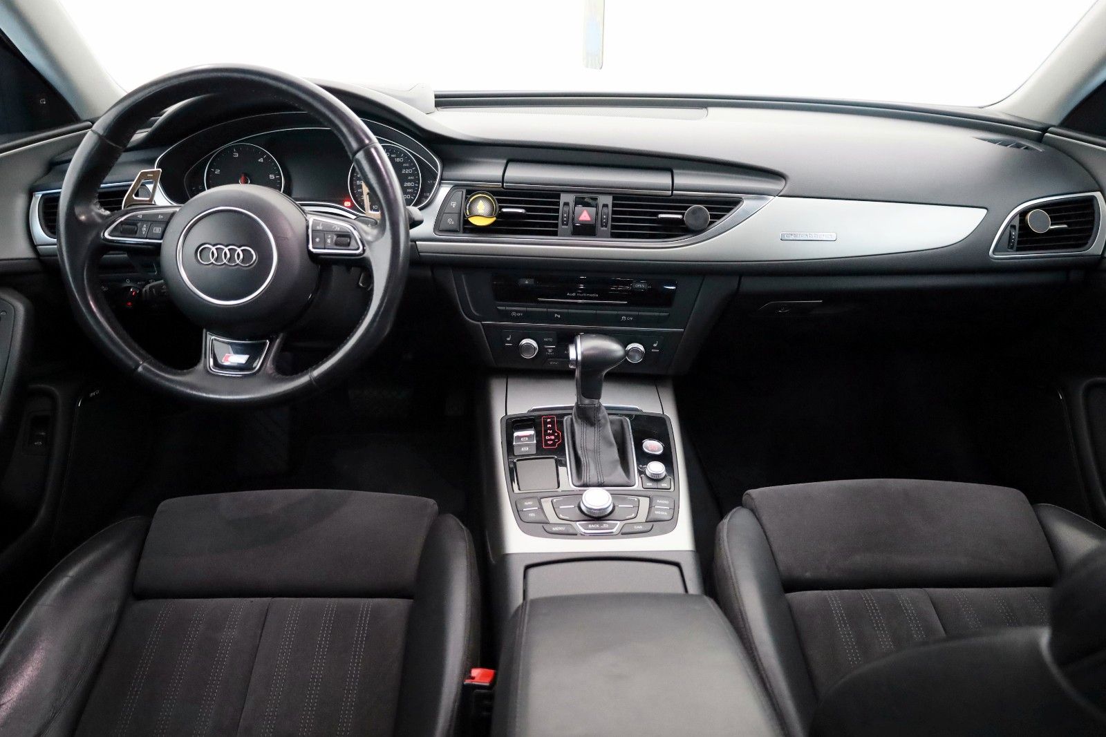 Fahrzeugabbildung Audi A6 Avant 3.0 TDI quattro S-Line,HUD,BOSE
