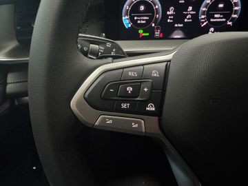 Fahrzeugverkauf 15 Volkswagen Tayron 1.5 eTSI 110 kW Life 7-Sitze AHK