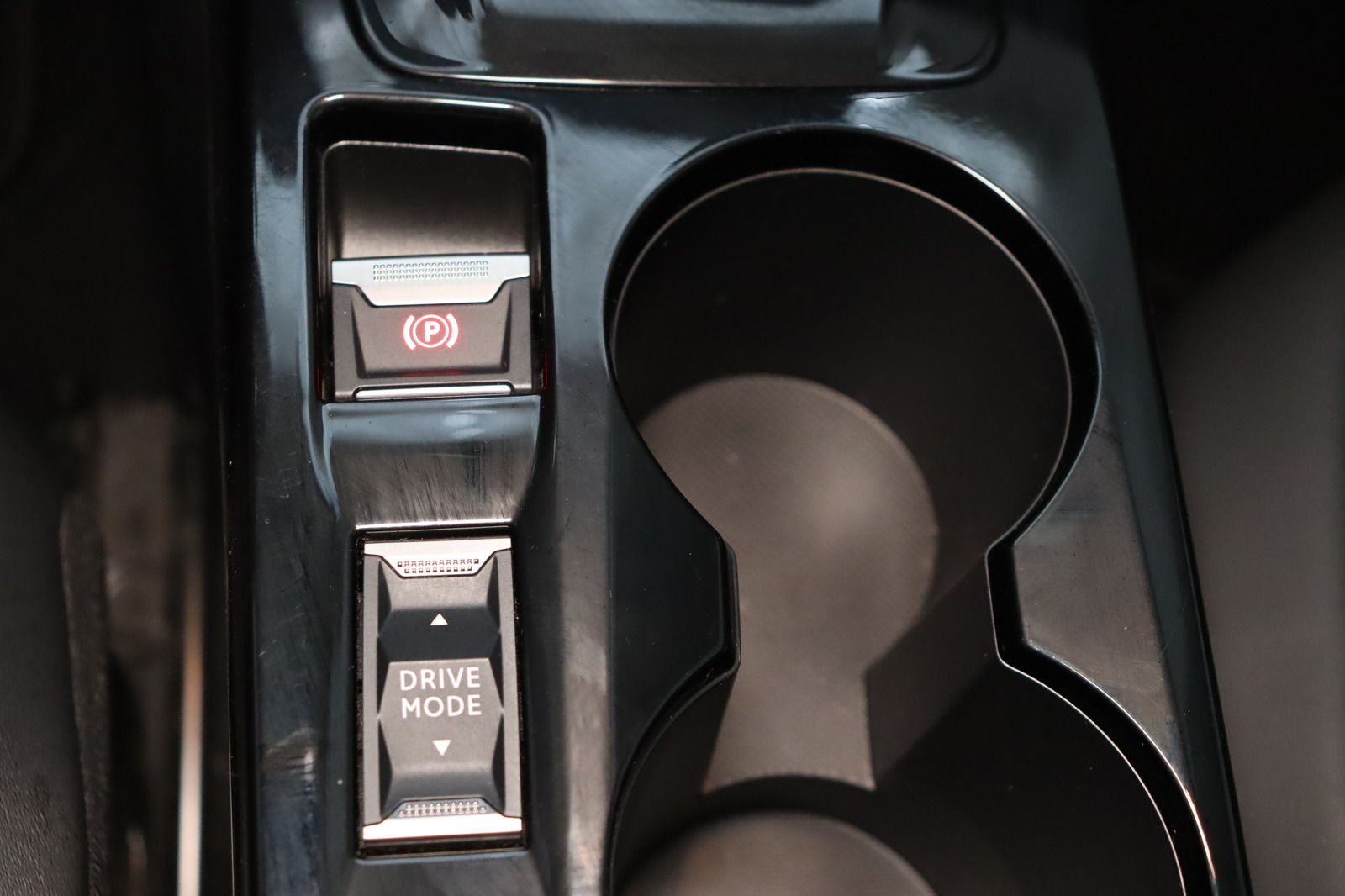Fahrzeugabbildung Peugeot 208 1.2i Allure Pack * HU / AU neu